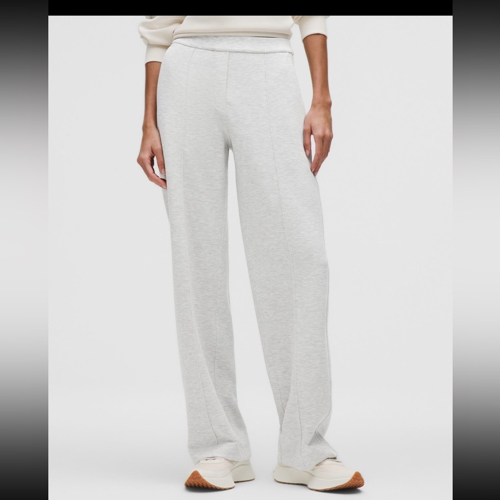 Women's Lululemon grey pants